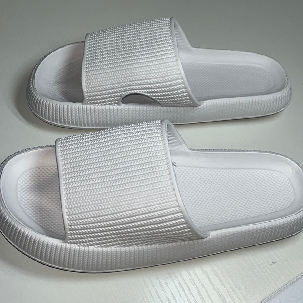 New never been worn, slip on comfortable slides